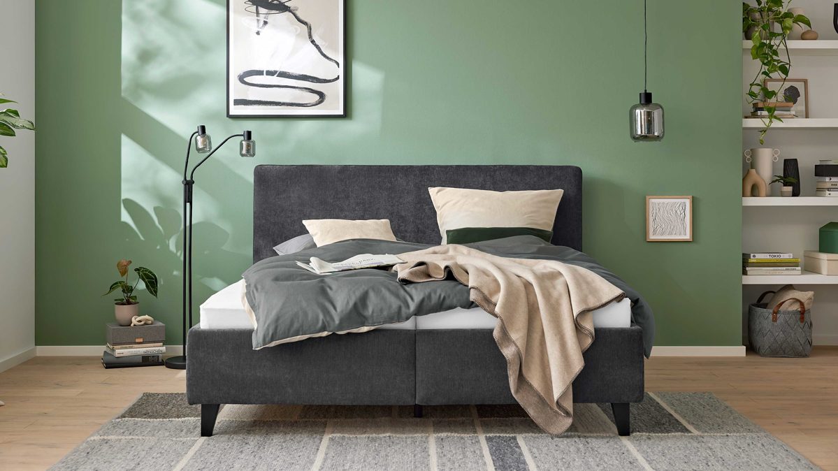 Polsterbett Interliving aus Stoff in Anthrazit Interliving Bettensystem Serie 1420 - Polsterbett anthrazitfarbener Bezug Vera & schwarze Holzfüße W016-15 - Liegefläche ca. 180 x 200 cm