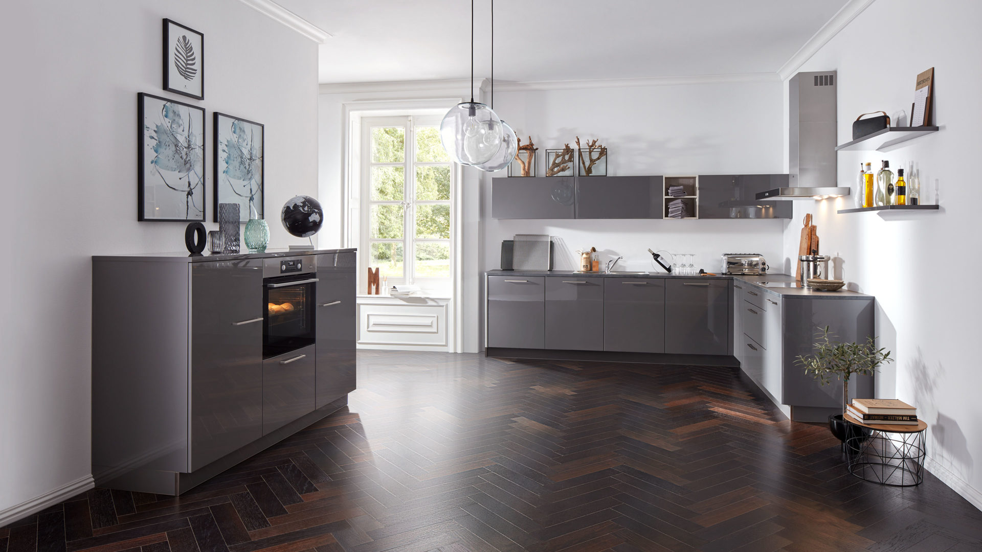 Einbauküche Nolte kÜchen (auch il) aus Holz in Grau Interliving Küche Serie 3007 mit AEG Einbaugeräten quarzgraue Lack- & Kunststoffoberflächen – zweiteilig