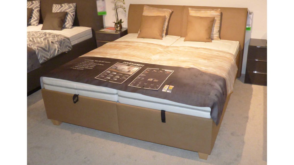 Polsterbett comfortmaster besser sitzen, liegen, leben aus Stoff in Hellbraun OSCHMANN OC-PB21004 Polsterbett, Bett mit Bettkasten Stoff Galero Camel 650002 – Holzfuß H17