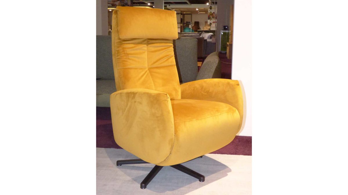 Relaxsessel Poco | steinpol aus Metall Stoff in Gold Poco Relaxsessel medium verstellbar mit 2 Motoren goldfarbener Stoffbezug Riviera 41 & mattschwarzer Sternfuss