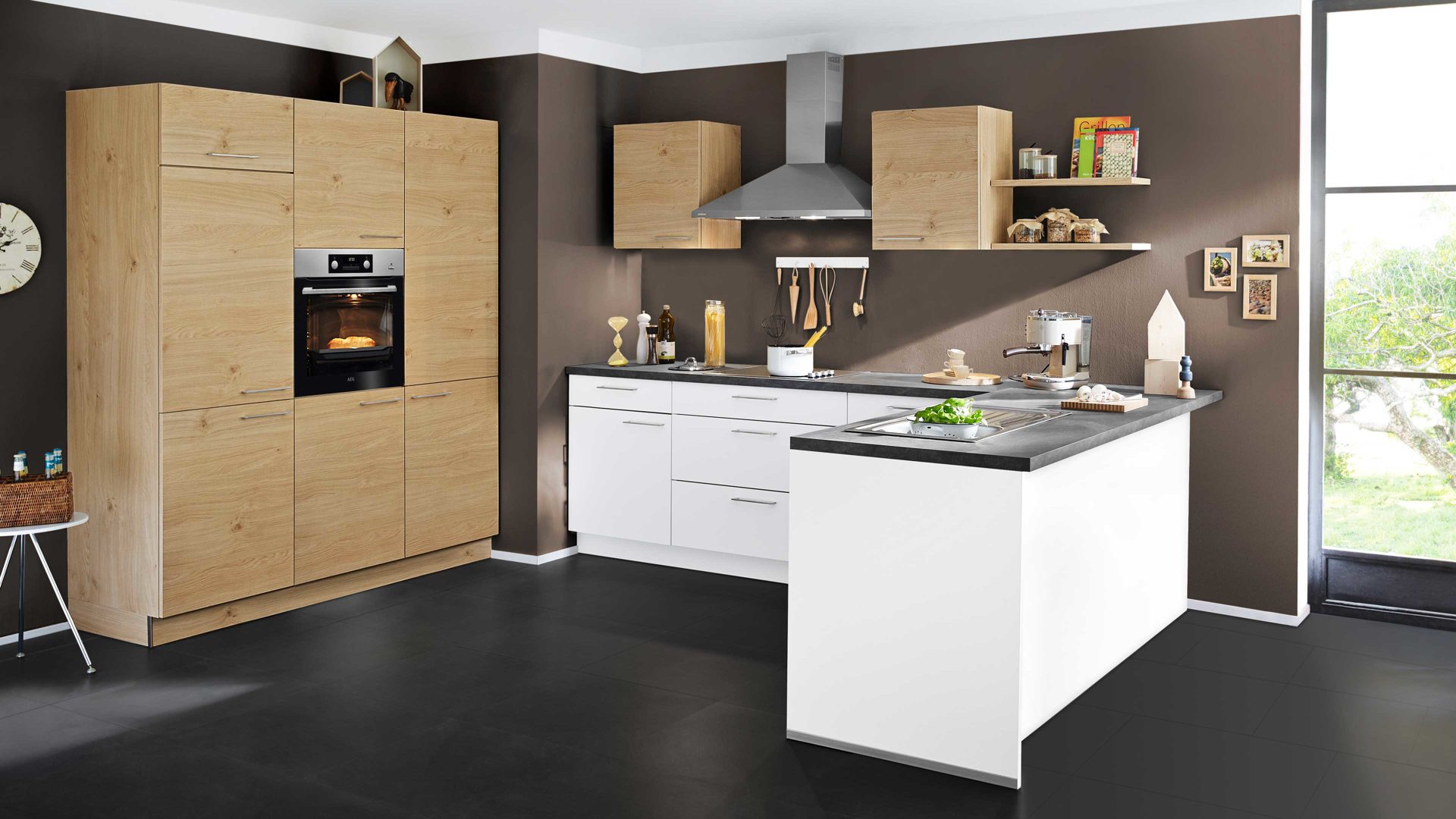 Einbauküche Nolte® küchen aus Holz in Weiß nolte® Einbauküche Feel mit AEG-Einbaugeräten Weiß & Asteiche – zweizeilig