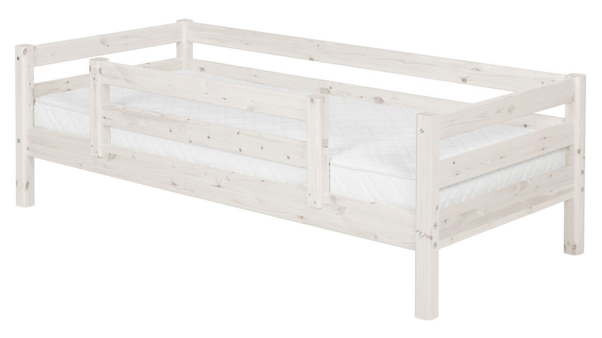 Einzelbett Flexa aus Holz in Weiß FLEXA Classic Bett Einzelbett mit Absturzsicherung 90x200 cm Kiefer weiss lasiert