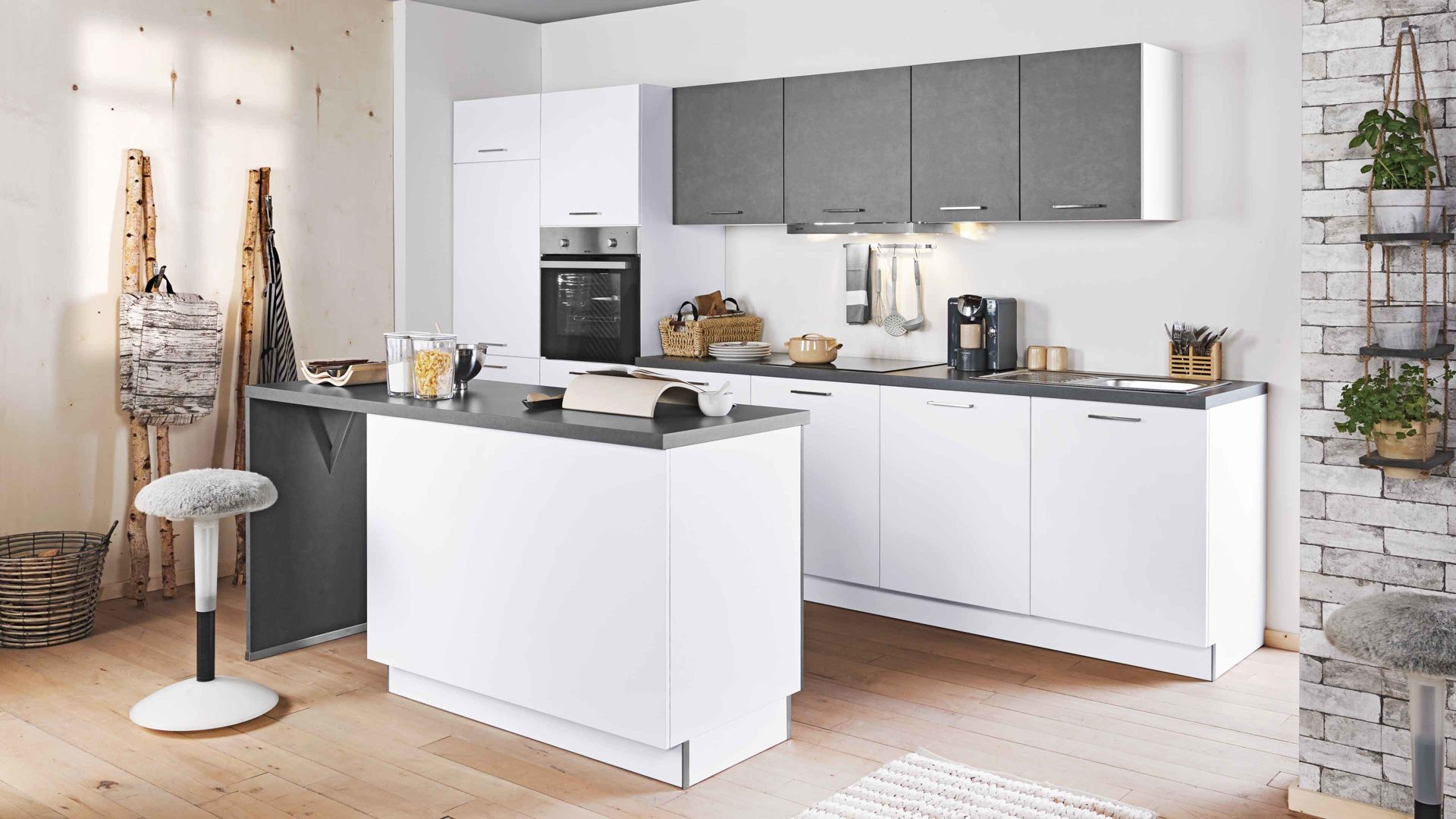 Einbauküche Express küchen® aus Holz in Weiß EXPRESS KÜCHEN® Einbauküche Moon mit IGNIS Geräten Weiß & dunkler Stahl - zweizeilig