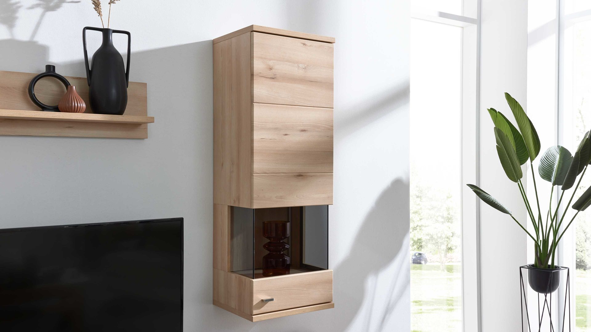 Hängeschrank Interliving aus Holz in Holzfarben Hell Interliving Wohnzimmer Serie 2110 - Hängevitrine H645.752 Naturbuche - eine Tür, Höhe ca. 130 cm
