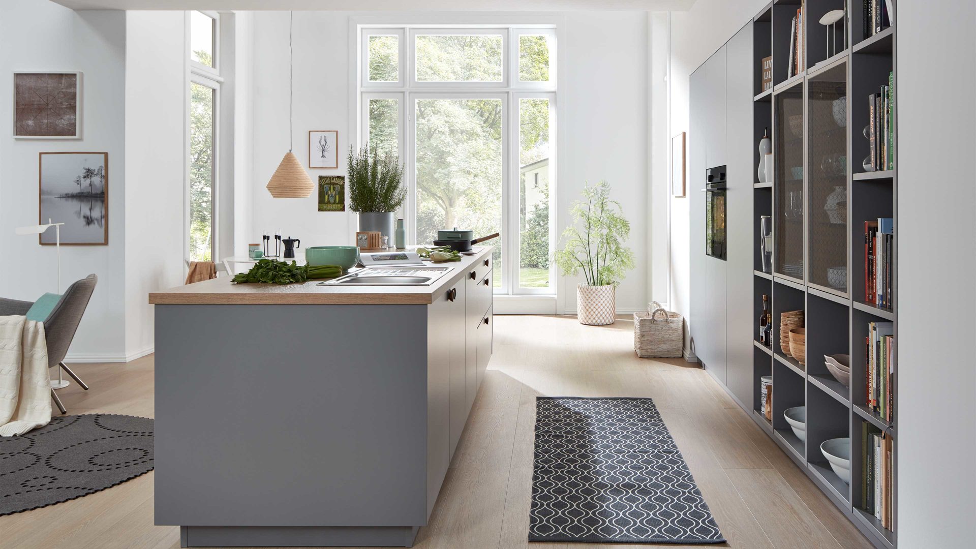 Einbauküche WERT KÜCHE® aus Holz in Grau WERT KÜCHE® Nora mit SIEMENS Einbaugeräten Achatgrau & Wildeiche - zweiteilig