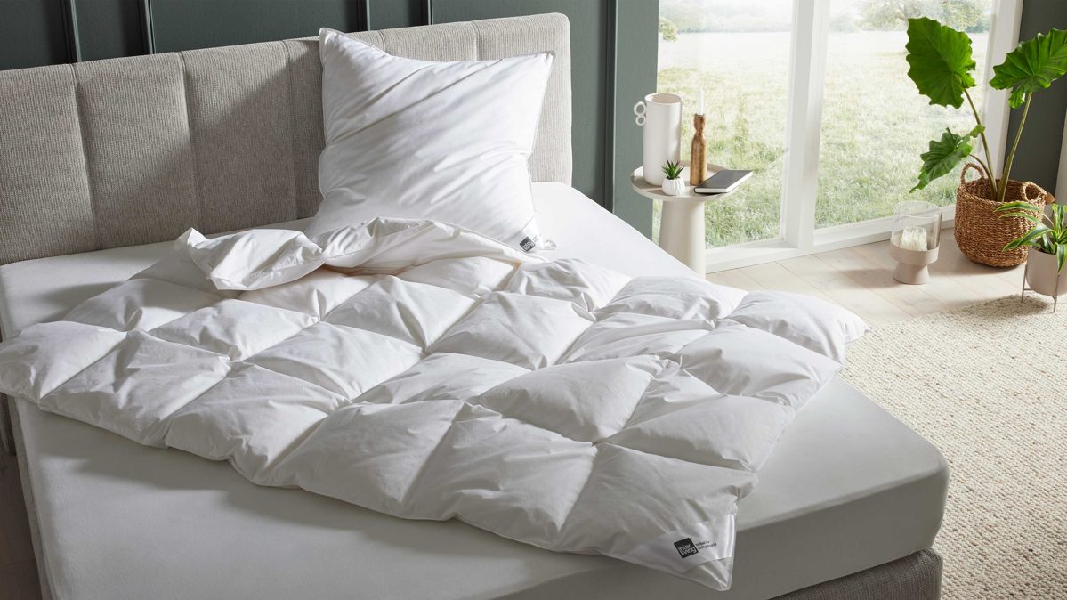 Betten-Set Interliving aus Stoff in Weiß Interliving Betten-Set Serie 9211 - Daunenkissen und -decke Federn & Daunen, zweiteilig - ca. 135 x 200 cm