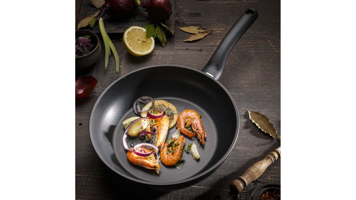 Einzelpfanne Fissler aus Aluminium Kunststoff Metall in Schwarz Fissler Pfanne Cenit 24 cm Durchmesser