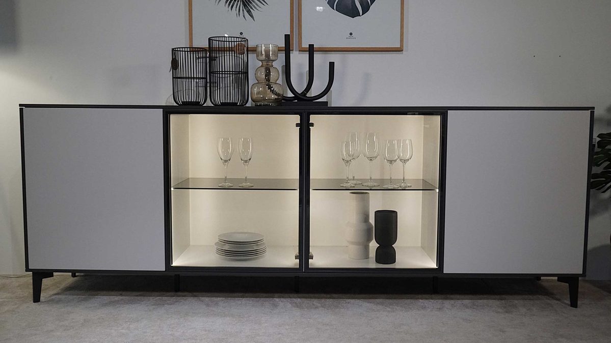 Sideboard Interliving aus Furnier Glas Holz Metall in Hellgrau Schwarz Interliving Serie 2107 Sideboard 243 mit Beleuchtung Front Quarzgrau, Aussenkorpus Schieferschwarz, Breite ca. 243 cm