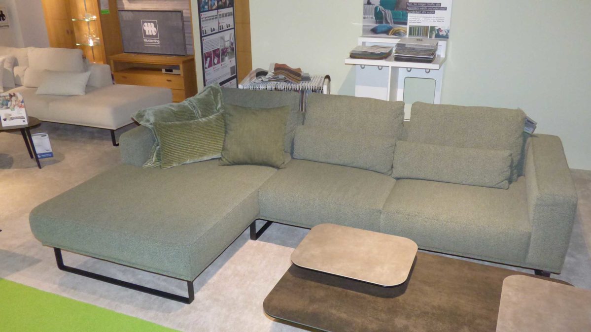 Ecksofa Musterring aus Metall Stoff in Dunkelgrün Musterring JustB! PM100 Polstergarnitur Ecksofa Stoff Loop green & Metallkufe schwarz matt, ca.  292 x 185 cm