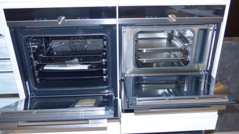 Einbauküche Nobilia® aus Holz Kunststoff Nachbildung Stein in Weiß nobilia INLINE Musterküche mit allen Elektrogeräten Alpinweiss + Siemens Geräte