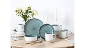 Kombiservice Creatable aus Steinzeug in Hellblau CREATABLE Kombiservice Nordic Fjord eisblaues Steingut – 16-teilig