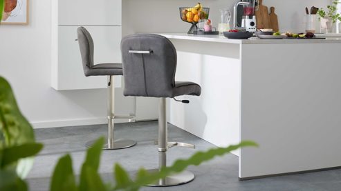 Einbauküche Interliving aus Holz in Weiß Interliving Küche Serie 3089 mit AEG-Einbaugeräten Weiß – Stellfläche ca. 220 x 480 cm