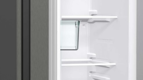 Einbauküche Interliving aus Holz in Weiß Interliving Küche Serie 3090 mit gorenje-Einbaugeräten Magnolia – zweizeilig