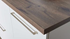 Einbauküche Interliving aus Holz in Weiß Interliving Küche Serie 3090 mit gorenje-Einbaugeräten Magnolia – zweizeilig