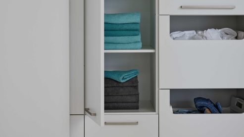 Einbauküche Interliving aus Holz in Weiß Interliving Küche Serie 3095 - Hauswirtschaftsraum Mattweiß & Chalet Eiche