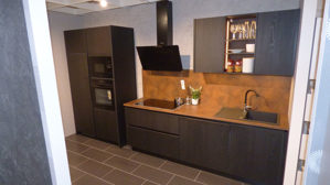 Einbauküche Express küchen aus Holz Kunststoff Metall Nachbildung in Schwarz EXPRESS KÜCHEN Einbauküche Plan P11 mit allen Einbaugeräten schwarze Esche Nachbildung, Arbeitsplatte Korthenstahl P98