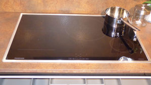 Einbauküche Express küchen aus Holz Kunststoff Metall Nachbildung in Schwarz EXPRESS KÜCHEN Einbauküche Plan P11 mit allen Einbaugeräten schwarze Esche Nachbildung, Arbeitsplatte Korthenstahl P98