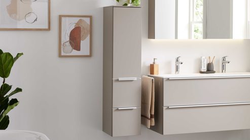 Hängeschrank Interliving aus Holz in Beige Interliving Bad Serie 3710 - Hängeschrank links, eine Tür & zwei Schubladen - Macchiato, Höhe ca. 130 cm