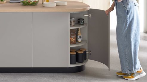 Einbauküche WERT KÜCHE® aus Holz in Grau WERT KÜCHE® Christin mit AEG Einbaugeräten Kaschmirbraun & Sandeiche – zweiteilig