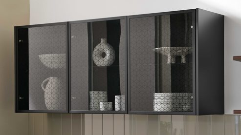 Einbauküche WERT KÜCHE® aus Holz in Blau WERT KÜCHE® Mona mit SIEMENS Einbaugeräten Bergamo Nussbaum & Tiefblau - dreiteilig