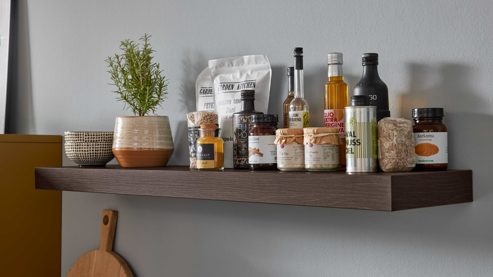 Einbauküche WERT KÜCHE® aus Holz in Holzfarben Dunkel WERT KÜCHE® Vanessa mit Einbaugeräten Eiche Siena & Olivegelb - Länge ca. 393 cm