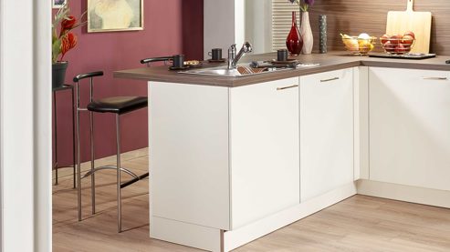 Einbauküche Express küchen aus Holz in Weiß EXPRESS KÜCHEN Einbauküche Win mit Geräten Magnolia & braune Walnuss - Stellfläche ca. 305 x 185 cm