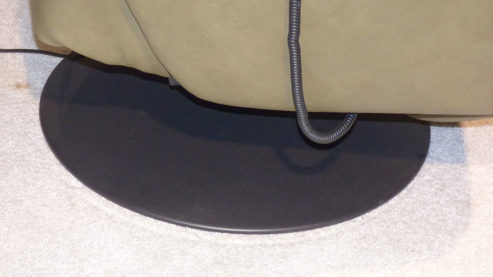 Relaxsessel Interliving aus Leder in Dunkelgrün Beige Interliving Sessel Serie 4550 - Relaxsessel zwei Motoren & Aufstehhilfe - lauchfarbenes Leder Rustika & anthrazitfarbener Tellerfuß