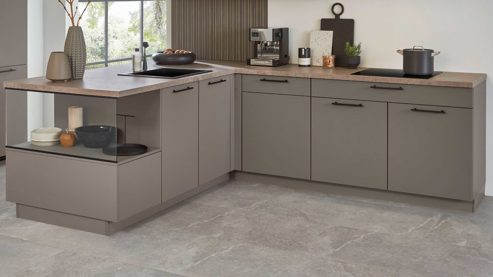 Einbauküche Nobilia® aus Holz in Grau nobilia® Einbauküche Easytouch mit Geräten Taupegrau - zweiteilig