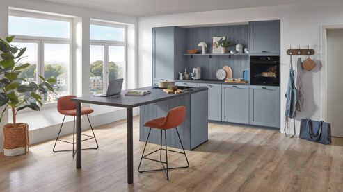 Einbauküche Nobilia® aus Holz in Hellblau nobilia® Einbauküche Frame mit Geräten und  Ansetztisch steinblaue Holzstruktur & Marmor schwarz - zweiteilig