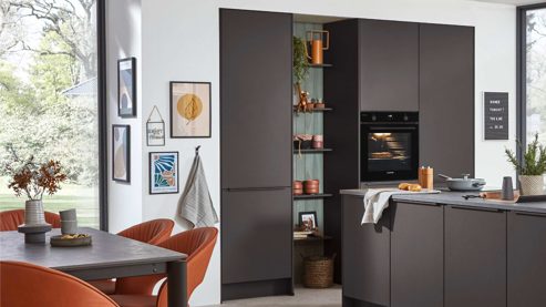 Einbauküche Nobilia® aus Holz in Dunkelbraun nobilia® Einbauküche Look mit Geräten und Kücheninsel Coffee strukturiert, Eiche olive & Schiefergrau - zweiteilig