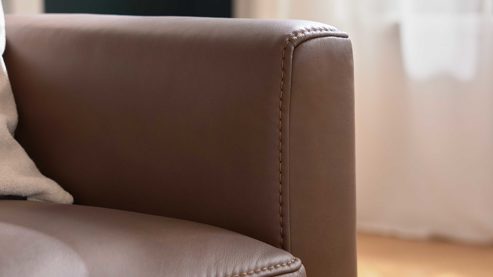 Zweisitzer Interliving aus Leder in Braun Interliving Sofa Serie 4066 – Zweisitzer walnussfarbenes Leder Cloudy noce & schwarze Metallfüße – Länge ca. 150 cm