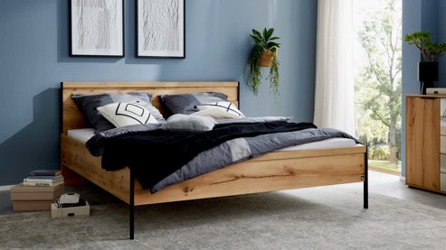 Komplettzimmer Interliving aus Holz in Hellgrau Interliving Schlafzimmer Serie 1034 – Komplettzimmer mit Stauraumkommode champagnerfarbenes Glas & Kernholz - Liegefläche ca. 180 x 200 cm