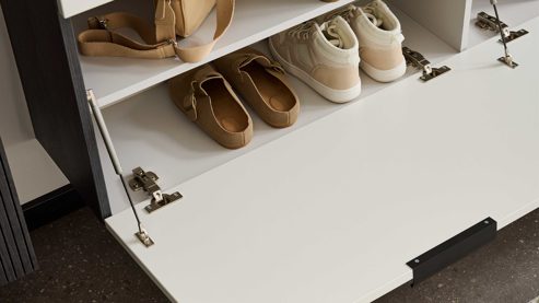 Schuhschrank Interliving aus Holz in Weiß Interliving Garderobe Serie 6015 - Schuhschrank Mattweiß & Mooreiche - zwei Klappen, Breite ca. 160 cm