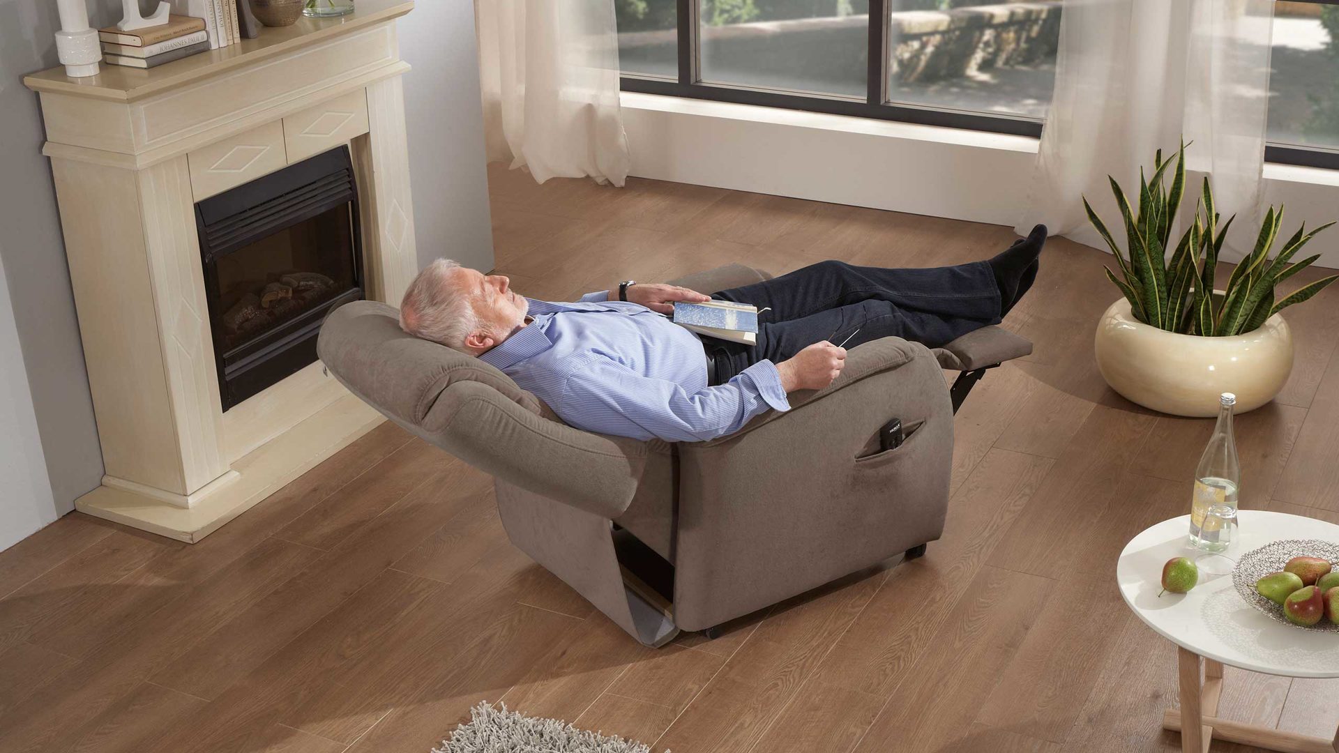 Relaxsessel PARTNERRING COLLECTION aus Stoff in Beige Sand HUKLA Relaxsessel Sessel RV82 A8 Stoffbezug Mandel Beige Stoff Leonie 19 Mandel, Funktion A8 ein Motor + Aufstehhilfe