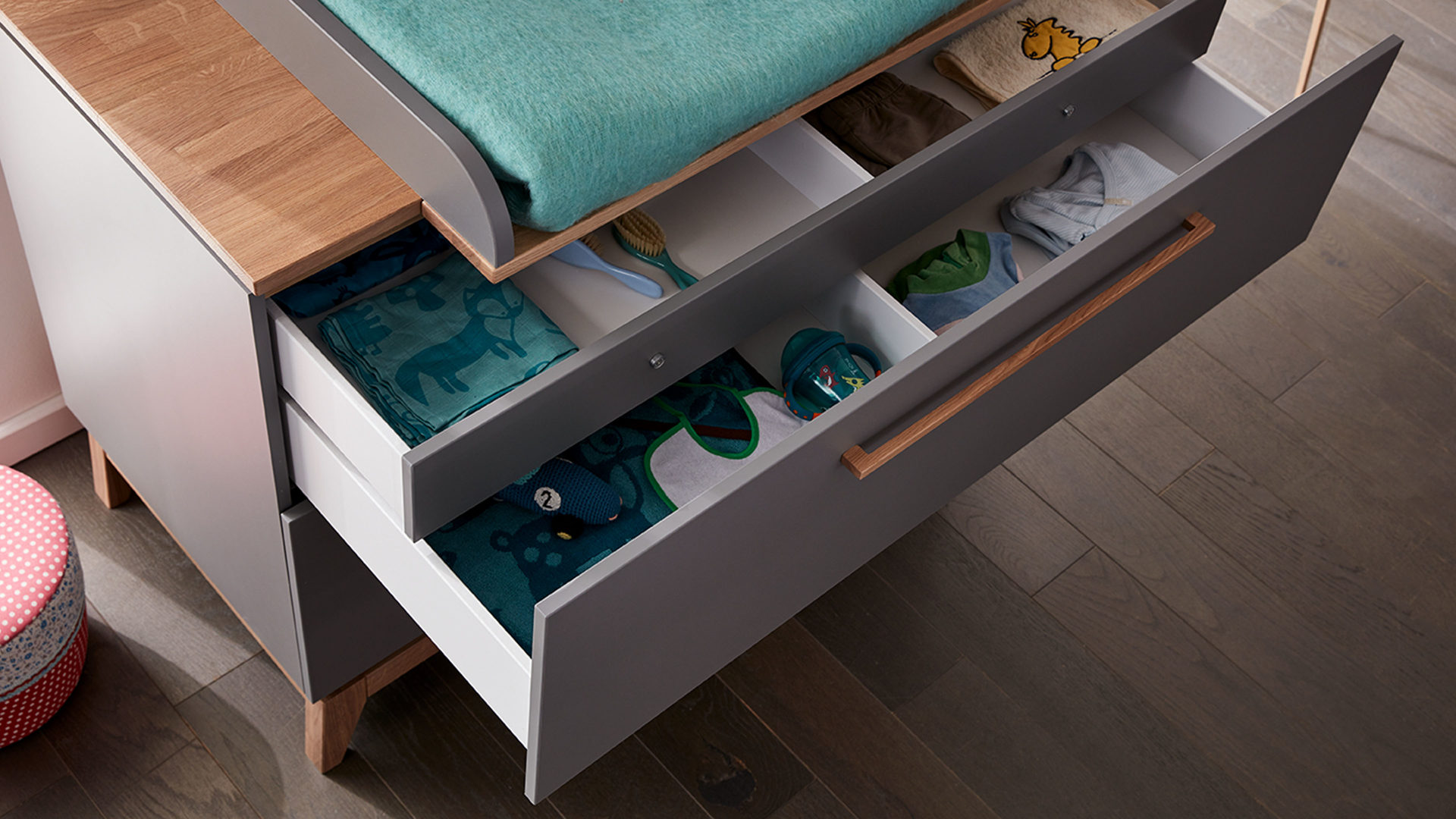 Wickelkommode Paidi aus Holz in Grau PAIDI Babyzimmer Sten – Wickelkommode Eiche & Schiefergrau – zwei Schubladen