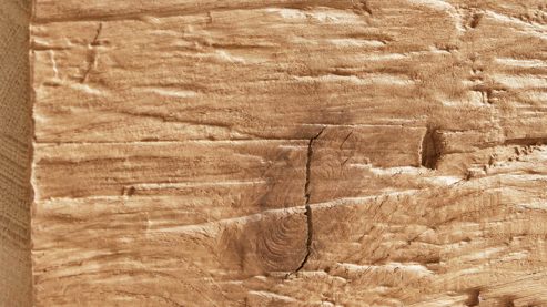 Kleiderschrank Interliving aus Holz in Weiß Interliving Schlafzimmer Serie 1025 – Kleiderschrank Weiß & Balkeneiche gehackt - fünf Türen, Breite ca. 249 cm