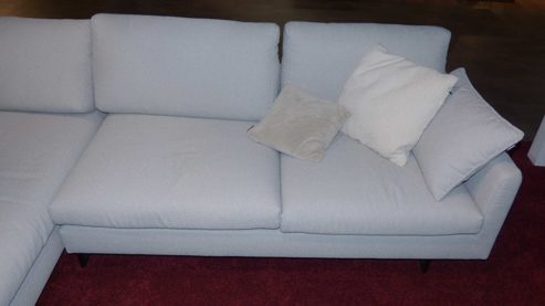 Sofa Freistil aus Stoff in Hellgrau ROLF BENZ freistil 134 Polstergarnitur Eckgarnitur Stoff 4046 steingrau, ca. 177 x 314 cm, Stahlkufe schwarz