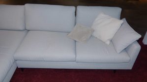 Sofa Freistil aus Stoff in Hellgrau ROLF BENZ freistil 134 Polstergarnitur Eckgarnitur Stoff 4046 steingrau, ca. 177 x 314 cm, Stahlkufe schwarz