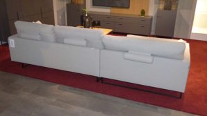 Sofa Freistil aus Stoff in Hellgrau ROLF BENZ freistil 134 Polstergarnitur Eckgarnitur Stoff 4046 steingrau, ca. 177 x 314 cm, Stahlkufe schwarz