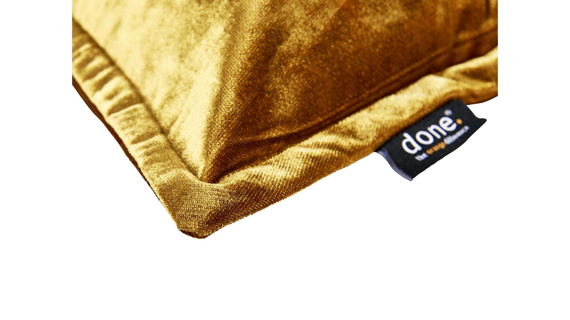 Kissenbezug /-hülle Done.® aus Stoff in Gelb done.® Kissenhülle Cushion Glam goldfarbener Samt – ca. 65 x 65 cm