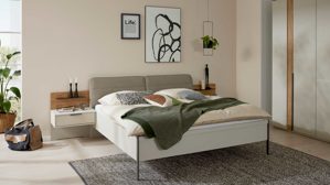 Bettgestell Interliving aus Holz in Grau Interliving Schlafzimmer Serie 1035 – Bettgestell mit Polsterkopfteil und Beimöbeln Webstoff Sahara, Riffholz & Champagner - fünfteilig, Liegefläche ca. 180 x 200 cm