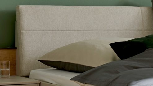 Komplettzimmer Interliving aus Holz in Hellgrau Interliving Schlafzimmer Serie 1036 – Komplettzimmer Champagner & Kernholz - vierteilig