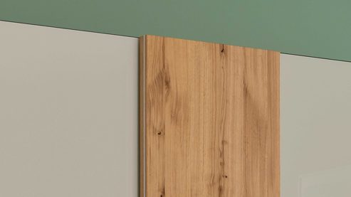 Kleiderschrank Interliving aus Holz in Hellgrau Interliving Schlafzimmer Serie 1036 – Schwebetürenschrank Champagner & Kernholz - zwei Türen, ca. 300 cm