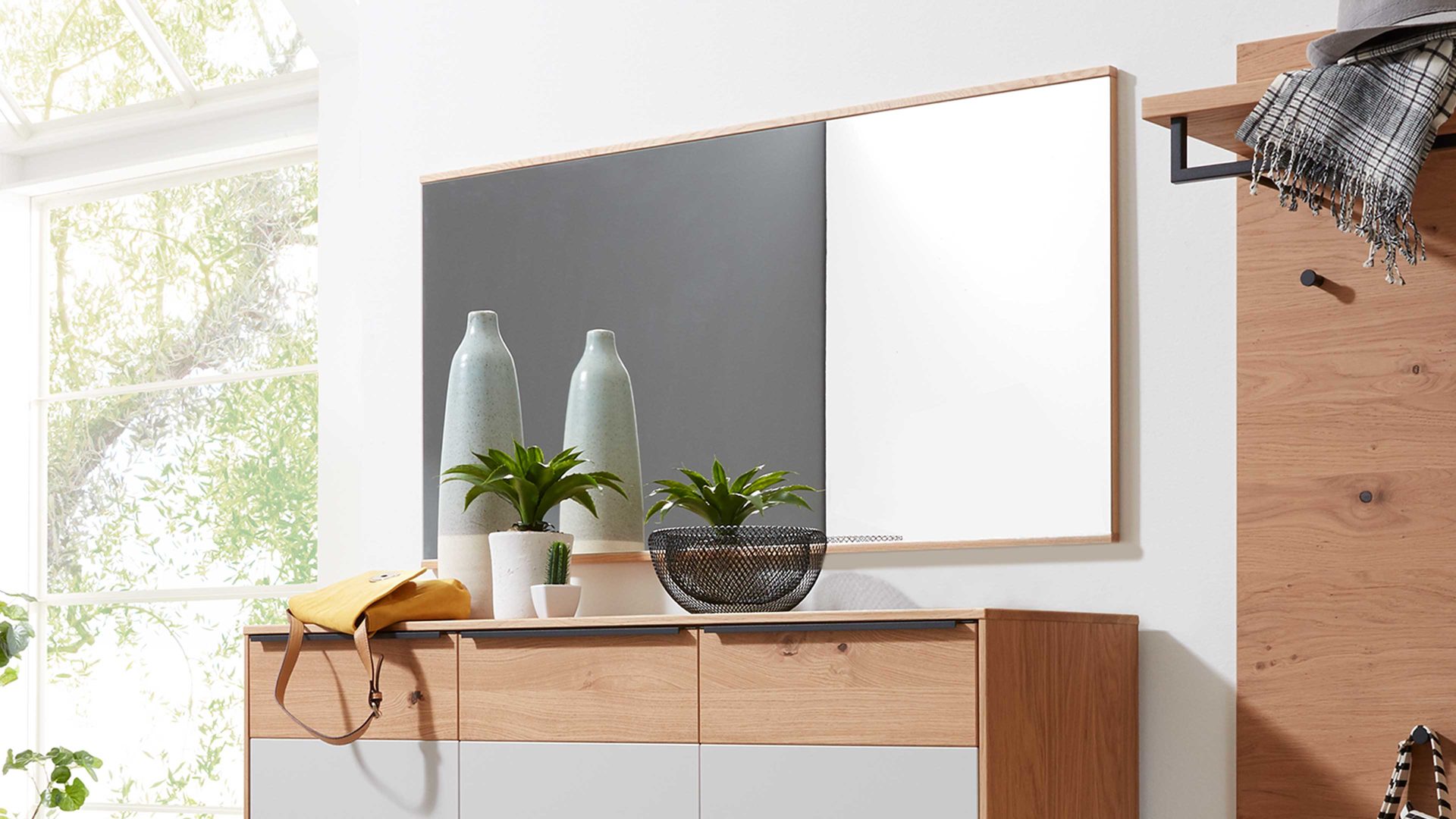 Wandspiegel Interliving aus Spiegel in Holzfarben Interliving Garderoben Serie 6005 – Spiegel Balkeneiche – ca. 123 x 62 cm