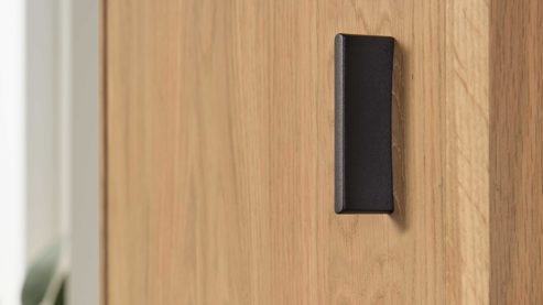Highboard Interliving aus Holz in Holzfarben Interliving Wohnzimmer Serie 2024 - Highboard Eiche & Schwarzglas - drei Türen, zwei Schubladen