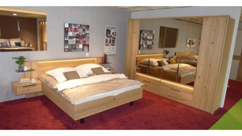 Komplettzimmer Mca-lindaro aus Glas Holz Nachbildung in Holzfarben Lindaro Schlafzimmer Grenada, Kleiderschrank + Bett mit Nachtkonsolen Asteiche massiv, Eiche bianco geölt, Korpus Eiche Dekor