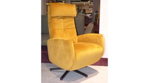 Relaxsessel Poco | steinpol aus Metall Stoff in Gold Poco Relaxsessel medium verstellbar mit 2 Motoren goldfarbener Stoffbezug Riviera 41 & mattschwarzer Sternfuss