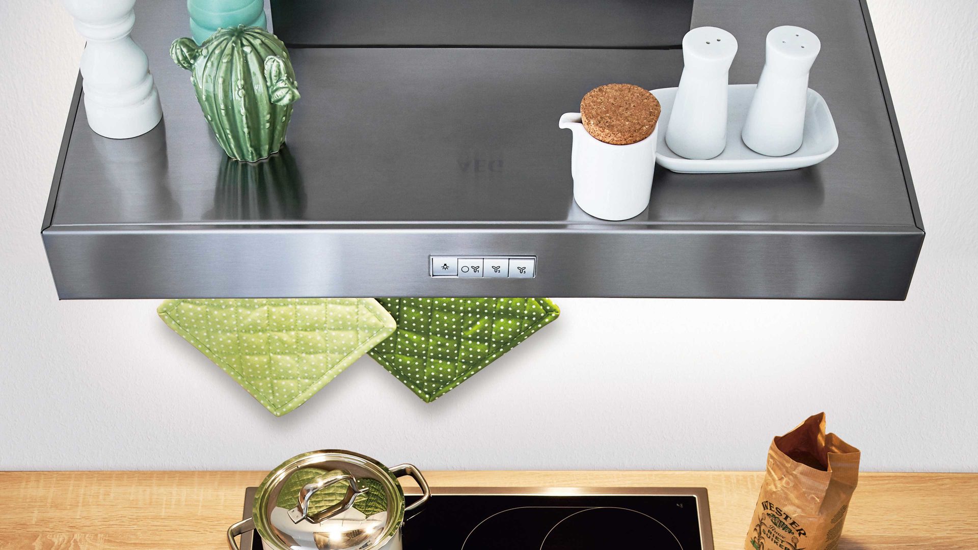 Einbauküche Nobilia® aus Holz in Dunkelgrau nobilia® Einbauküche Flash mit AEG-Einbaugeräten Schiefergrau & Eiche Montreal – Stellfläche ca. 295 x 305 cm