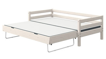 Einzelbett Flexa aus Holz in Weiß FLEXA Classic Bett mit Absturzsicherung und Ausziehbett 90x200 cm Kiefer weiss lasiert
