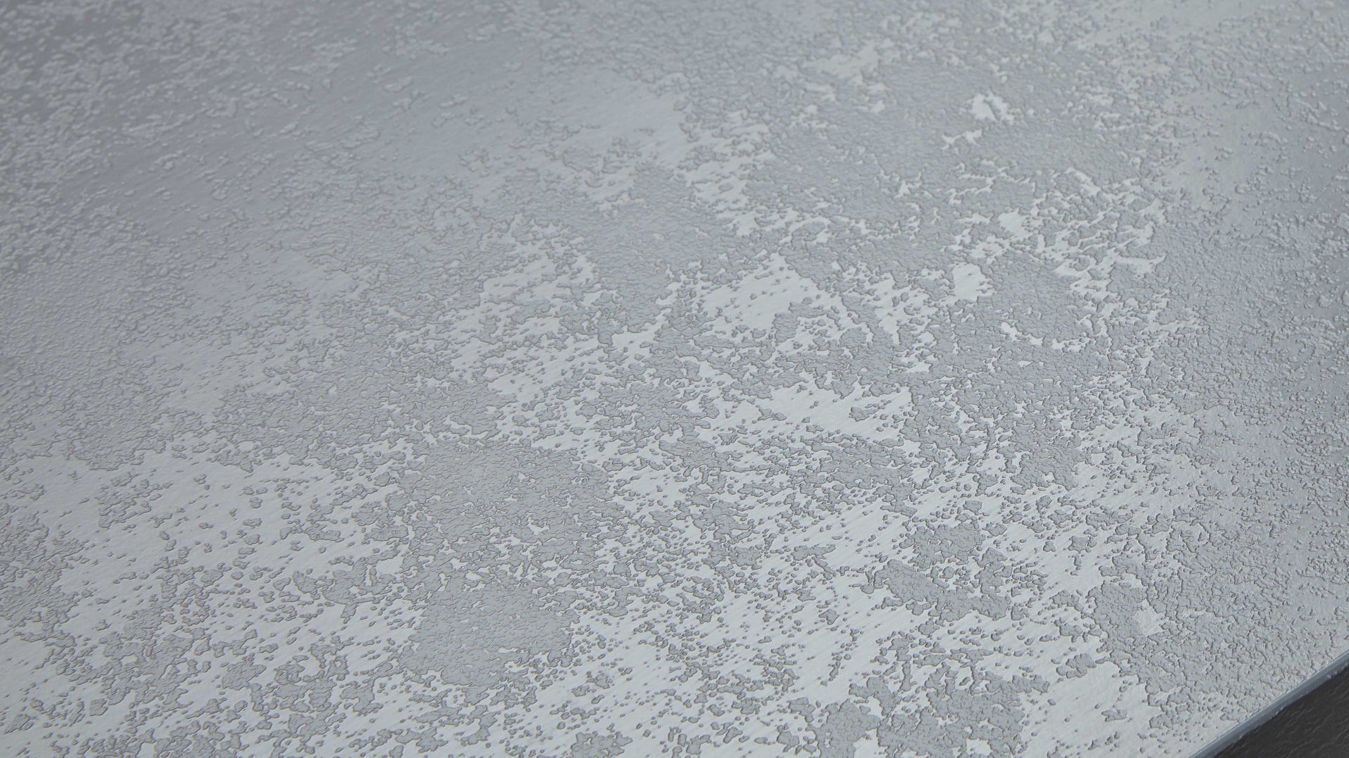 Einbauküche Interliving aus Holz in Grau Interliving Küche Serie 3017 mit AEG Einbaugeräten Quarzgrau & Quarzgrau Metallic – zweizeilig